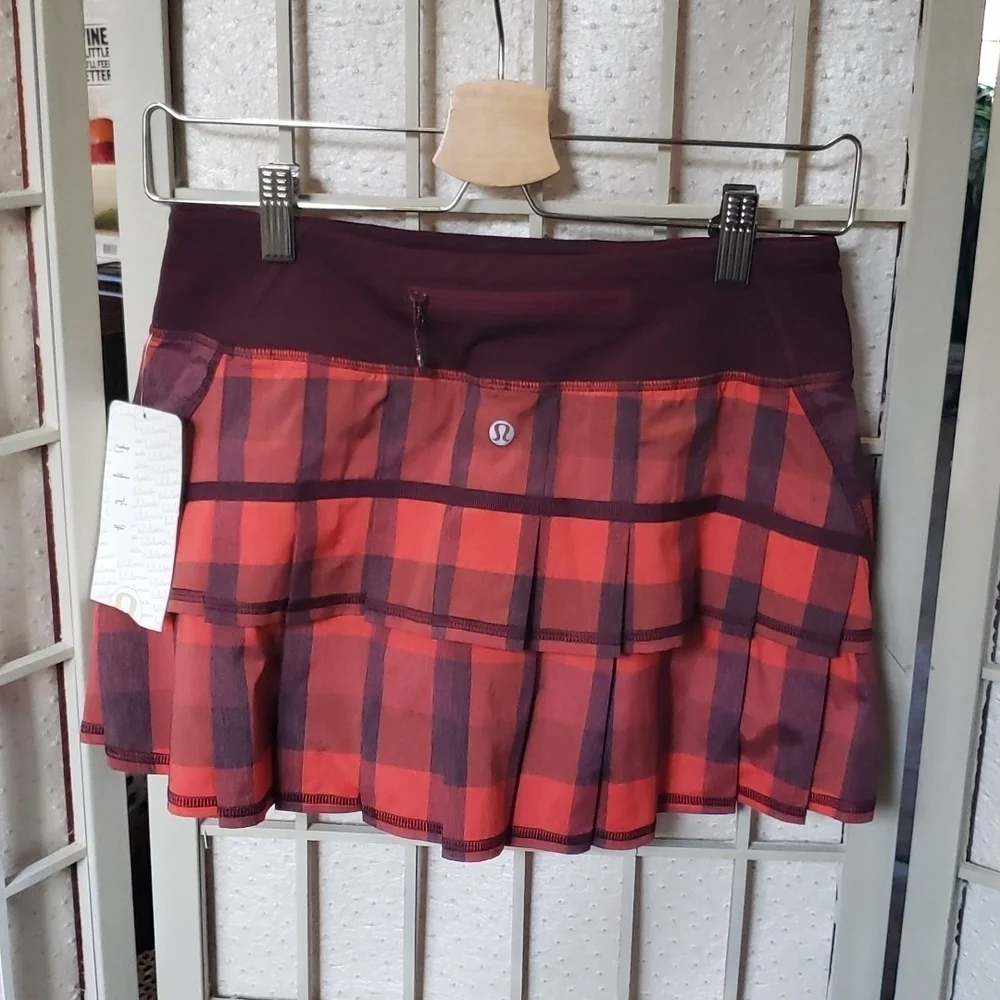 Lululemon Run Pace Setter bufalo print skort new size 4 red and burgundy